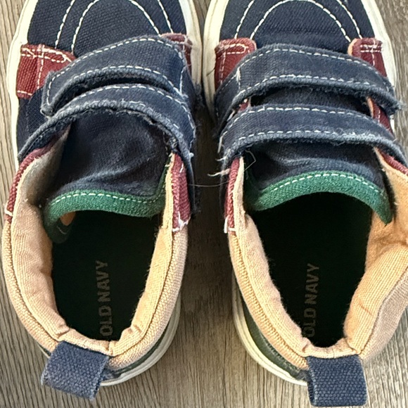 Old Navy Toddler Boy Canvas High Top - Picture 2 of 8